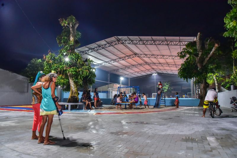 Entrega da revitalização praça Waldomiro Gonçalves da Silva. Águas Lindas