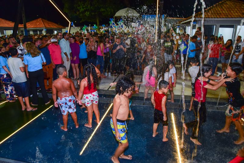 Inauguração da praça de Águas Lindas Parque das Águas