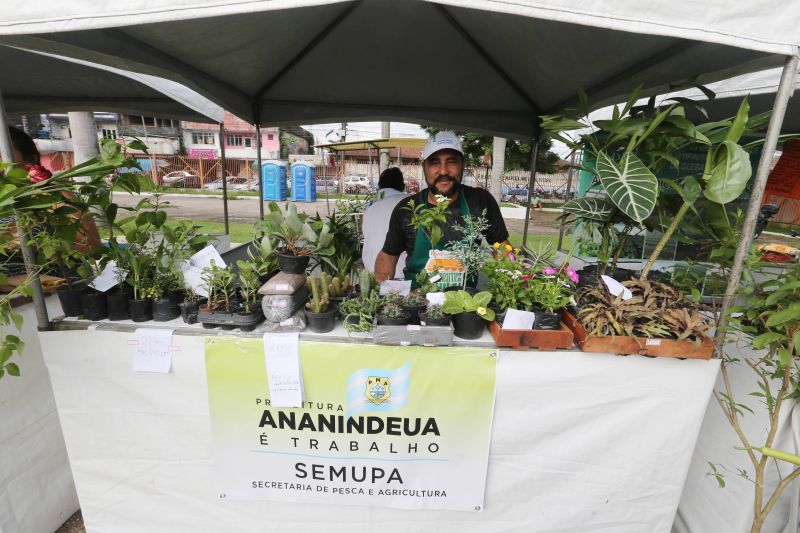 Primeira feira de Agricultura Familiar de Ananindeua na Praça Matriz