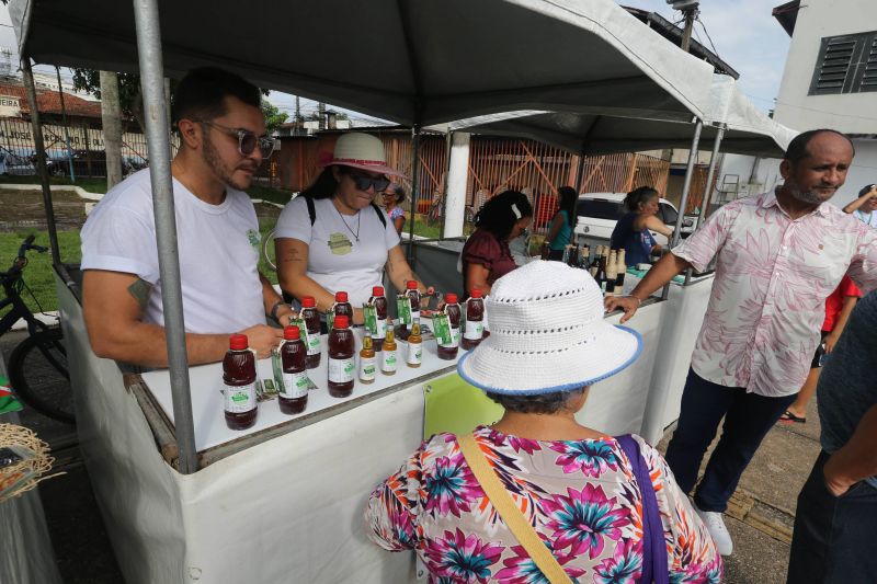 Primeira feira de Agricultura Familiar de Ananindeua na Praça Matriz