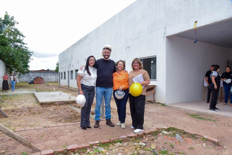Visita técnica ás obras da unidade de educação infantil, através do Programa Creche por Todo Pará, no bairro do Curuçambá
