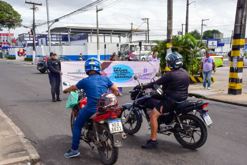 Blitz da Secretaria da Mulher na avenida 3 Corações com Mario Covas