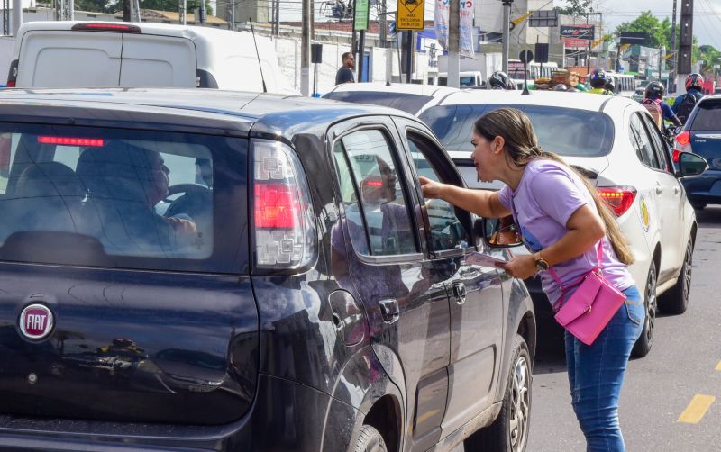 Blitz da Secretaria da Mulher na avenida 3 Corações com Mario Covas