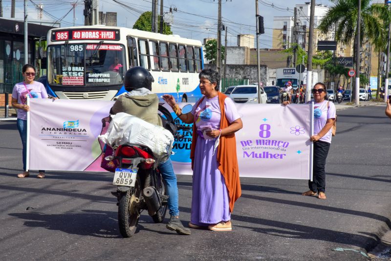 Blitz da Secretaria da Mulher na avenida 3 Corações com Mario Covas