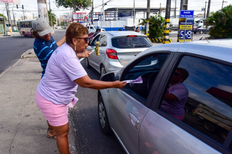 Blitz da Secretaria da Mulher na avenida 3 Corações com Mario Covas