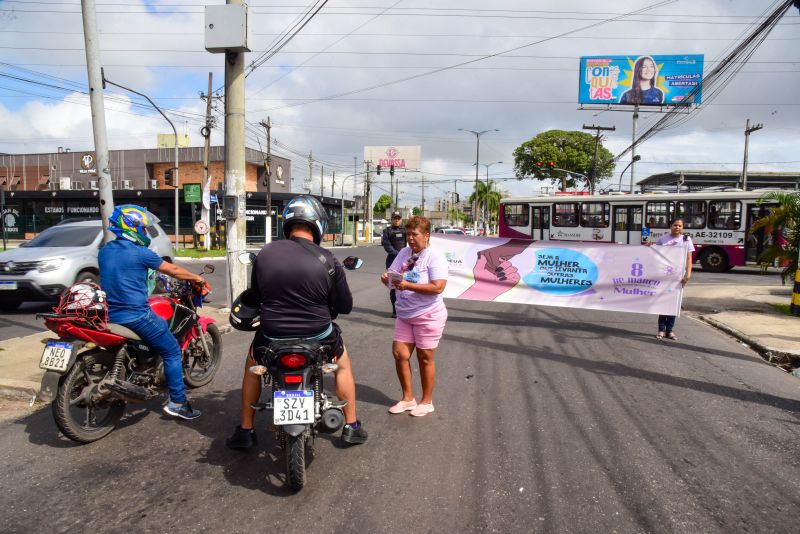 Blitz da Secretaria da Mulher na avenida 3 Corações com Mario Covas