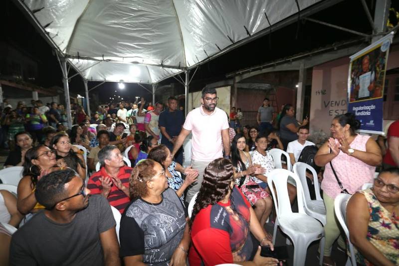Moradores do Maguariaçu recebem títulos de propriedade na noite desta terça-feira (9)