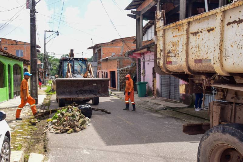 Retirada de entulhos. 