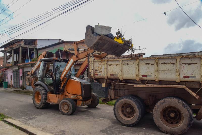 Retirada de entulhos.