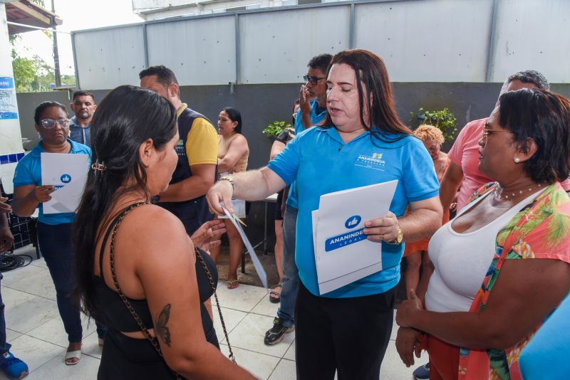 Entrega de Título de Propriedade na comunidade Jardim Vitória no bairro do Icuí