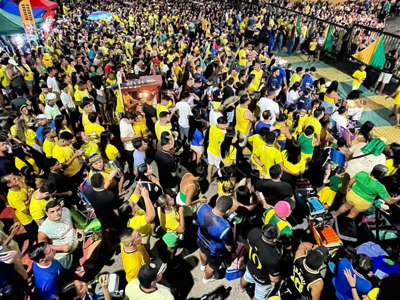 Jogo do Brasil no telão Varque Vila Maguary