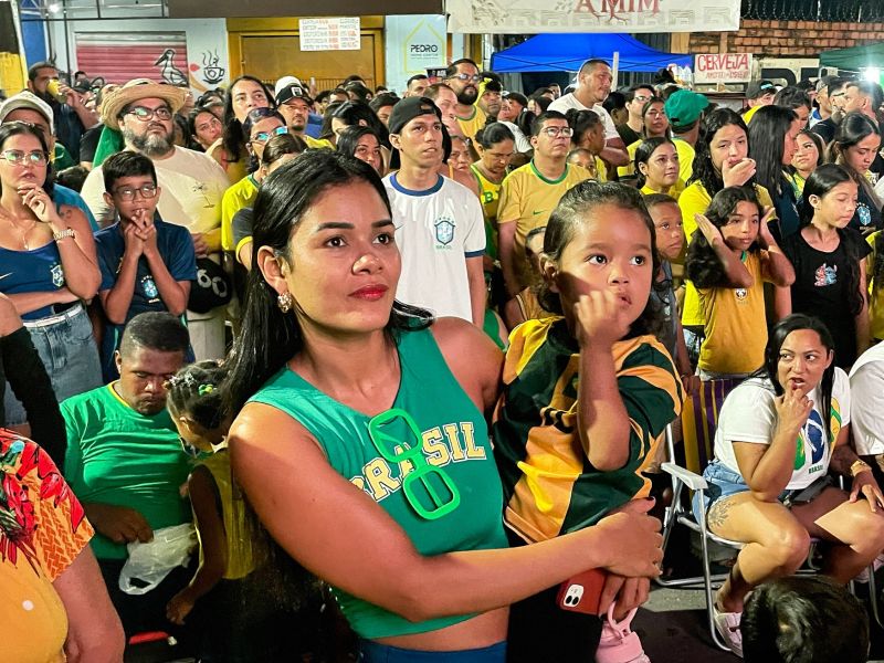 Jogo do Brasil no telão Varque Vila Maguary