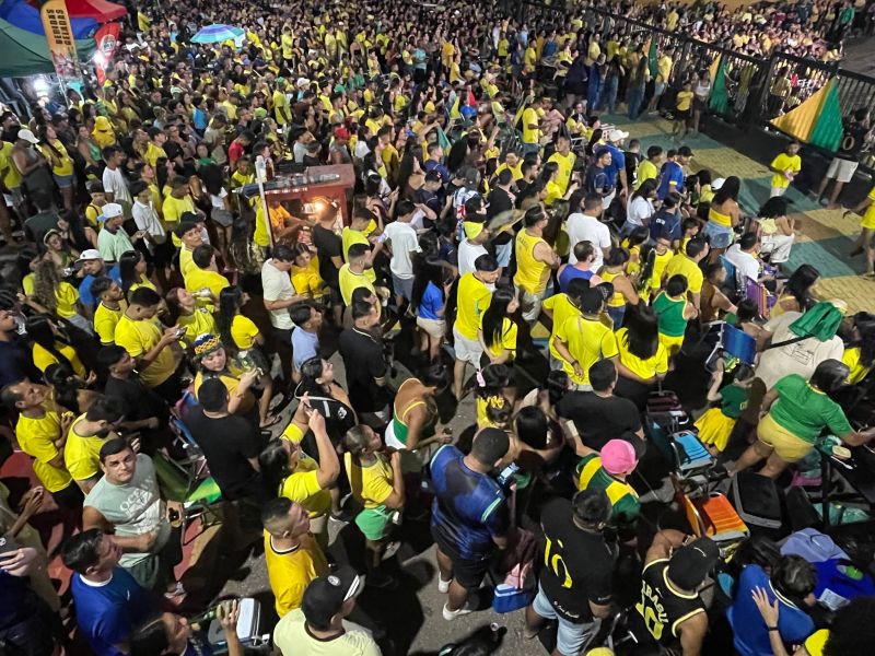 Jogo do Brasil no telão Varque Vila Maguary