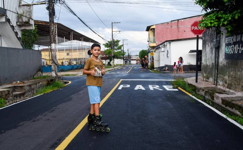 Crianças agora podem brincar de patins.