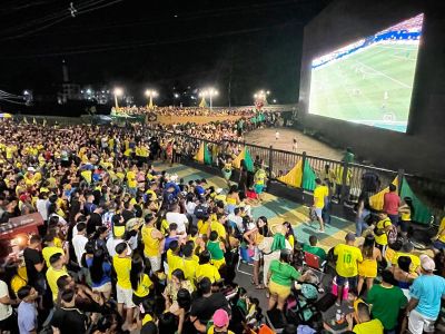 Galeria: Jogo do Brasil no telão Varque Vila Maguary