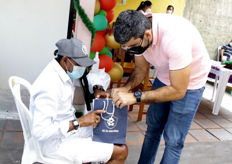 Entrega de presente de natal no abrigo dos idosos com Benção do Pe. Chicão. Rod. Br 316