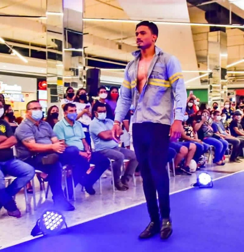 O desfile de moda "Ananindeua é sustentabilidade e artesanato" foi realizado na noite desta sexta-feira, 22, na Praça de Alimentação do Shopping Metrópole