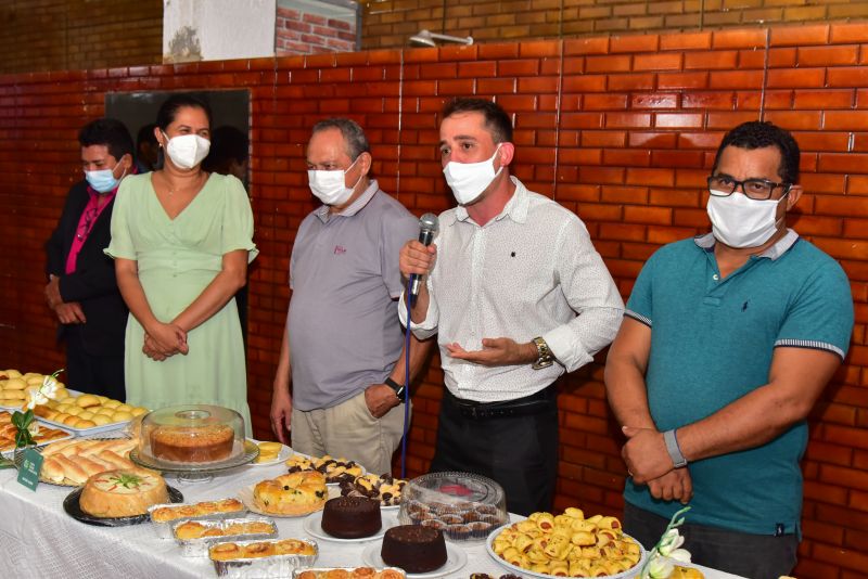 Entrega de certificação do curso de culinária em panificação. Conj Júlia Seffer