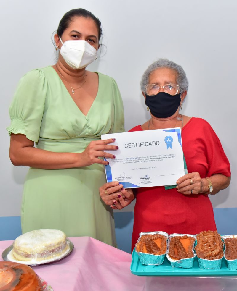 Entrega de certificação do curso artesanal de panificação. Cras Estrela Julia Seffer