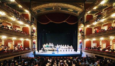 Crianças da Rede Municipal de Ensino comemoram o dia das crianças no Theatro da Paz