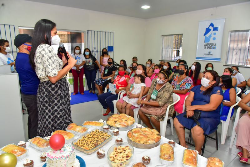 Entrega de Certificação dos cursos artesanais de panificação e biojoias; curso de pintura em tecidos. CRAS 40 horas