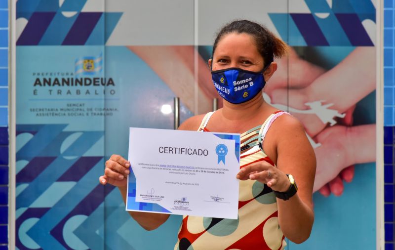 Entrega de Certificação dos cursos artesanais de panificação e biojoias; curso de pintura em tecidos. CRAS 40 horas