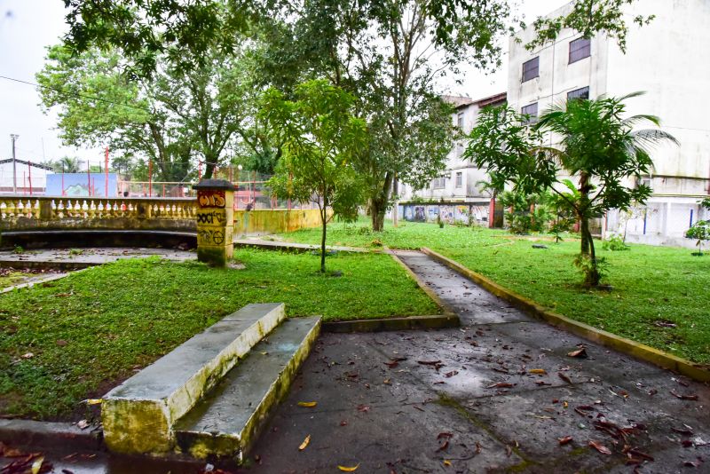 Ato de assinatura O.S para requalificação da Praça Tancredo Neves, Cidade Nova IV