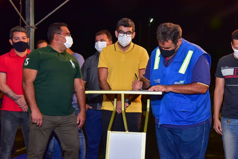 Ato de assinatura O.S para requalificação da Praça Tancredo Neves, Cidade Nova IV