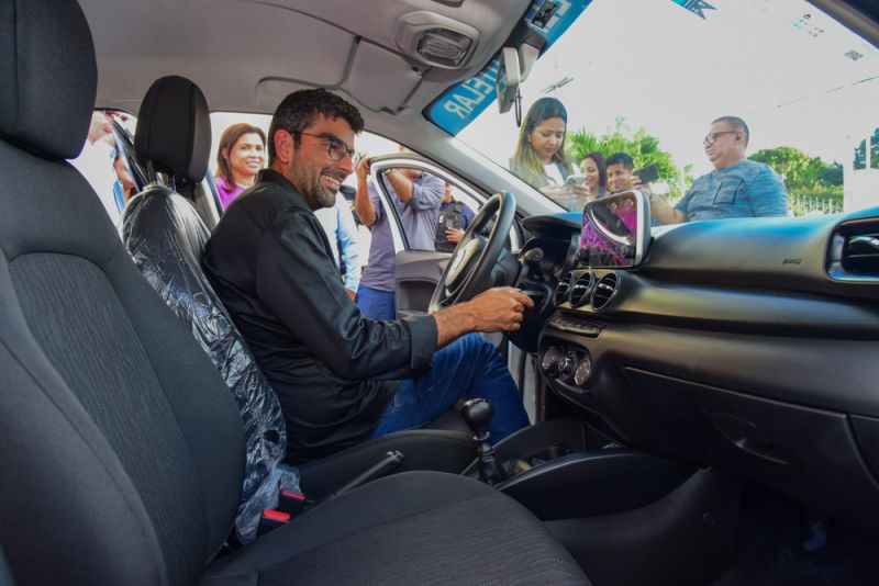 Entrega de um carro para o conselho Tutelar II