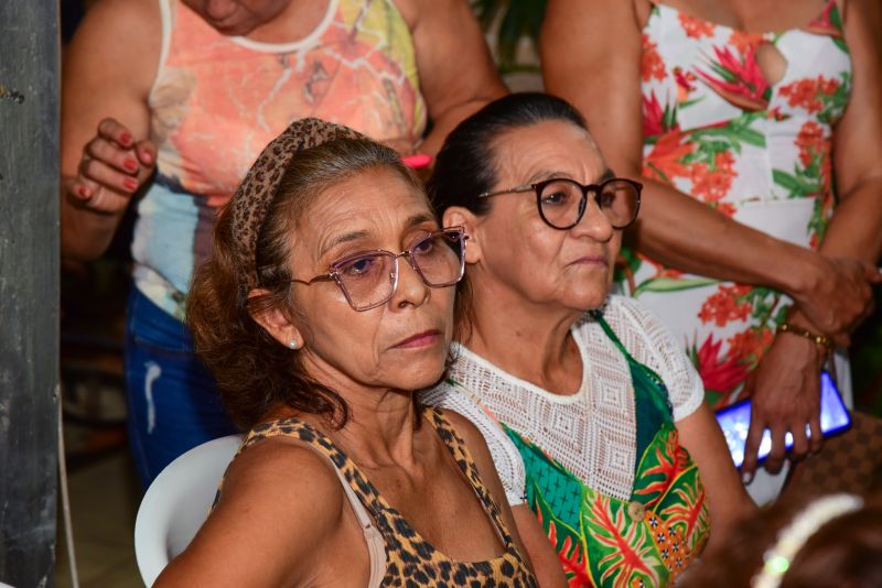 Auxílio Extraordinário às família em situação de emergência no conjunto Jardim América no bairro do Coqueiro