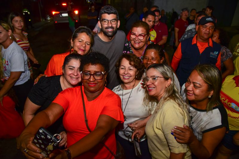 Assinatura de O.S para construção da praça quadra Bosque, bairro Distrito Industrial 