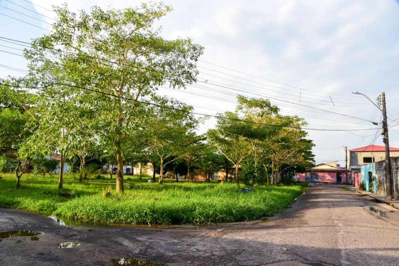 Assinatura de O.S para construção da praça quadra Bosque, bairro Distrito Industrial 