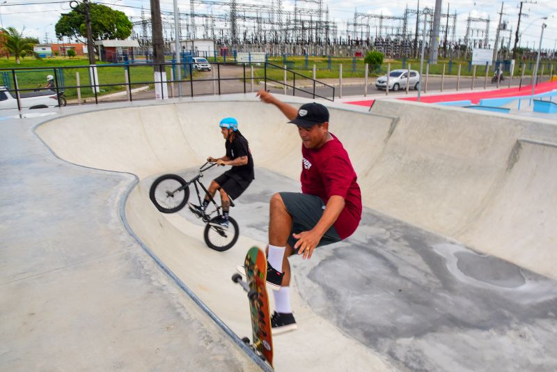 Fotos de apoio de ciclista e sketistas na pista Radical do Curuçambá