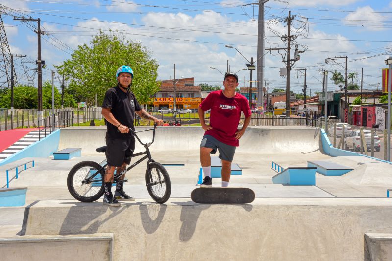 Fotos de apoio de ciclista e sketistas na pista Radical do Curuçambá