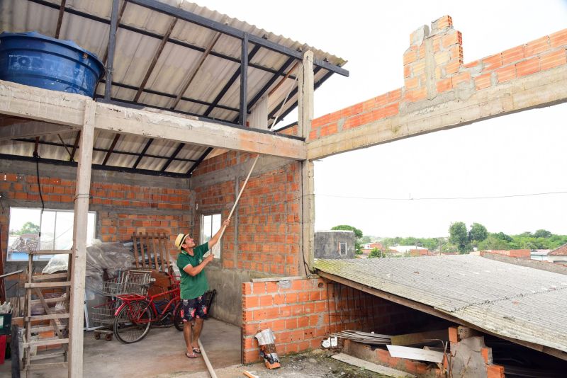 Imagens de casas destelhadas no 40horas próximo a Independência, com a vistoria da Defesa Civil Municipal