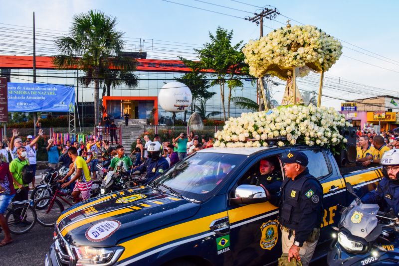 Traslado da imagem peregrina de Nossa Senhora de Nazaré, na frente do Mercado Central, prefeitura e missa na igreja matriz Nossa Senhora das Graças