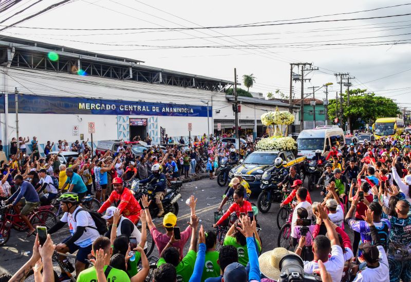 Traslado da imagem peregrina de Nossa Senhora de Nazaré, na frente do Mercado Central, prefeitura e missa na igreja matriz Nossa Senhora das Graças