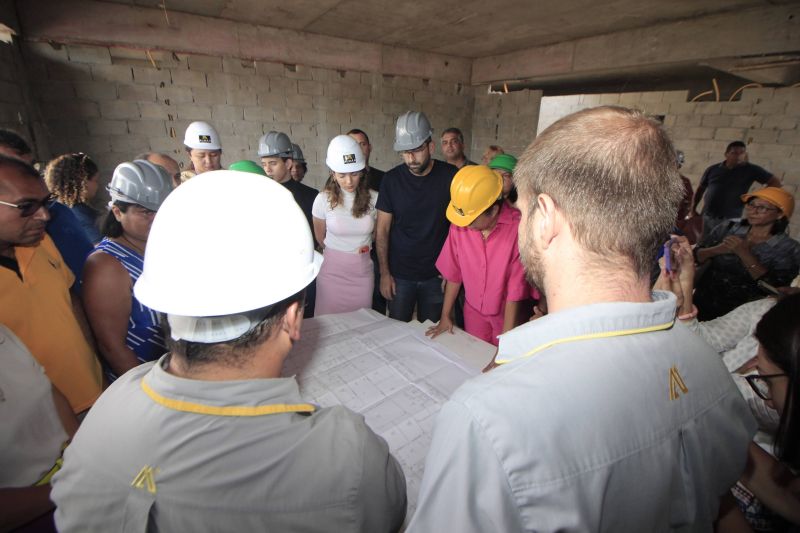 Visita técnica às obras da Casa Mulher Brasileira no bairro Centro