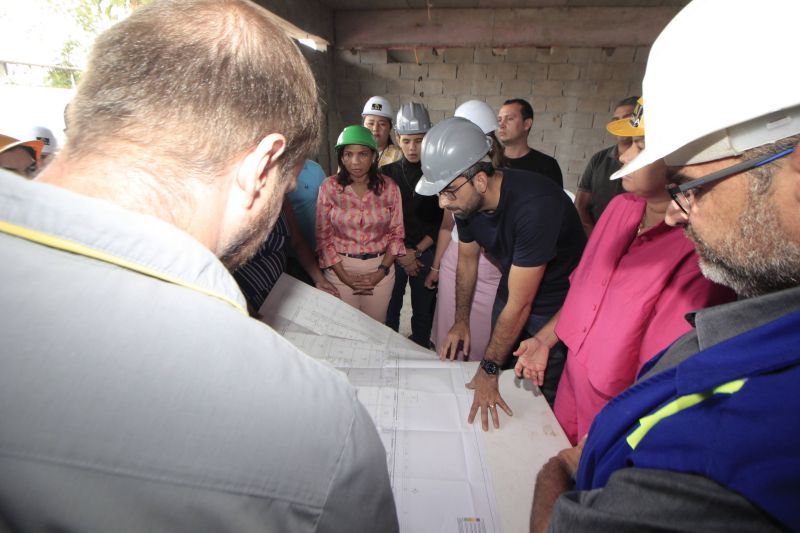 Visita técnica às obras da Casa Mulher Brasileira no bairro Centro