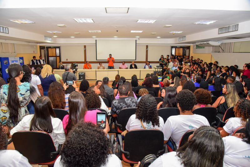 Entrega de Certificados dos Cursos de Informática Básica, confeitaria, culinária e assistente administrativo