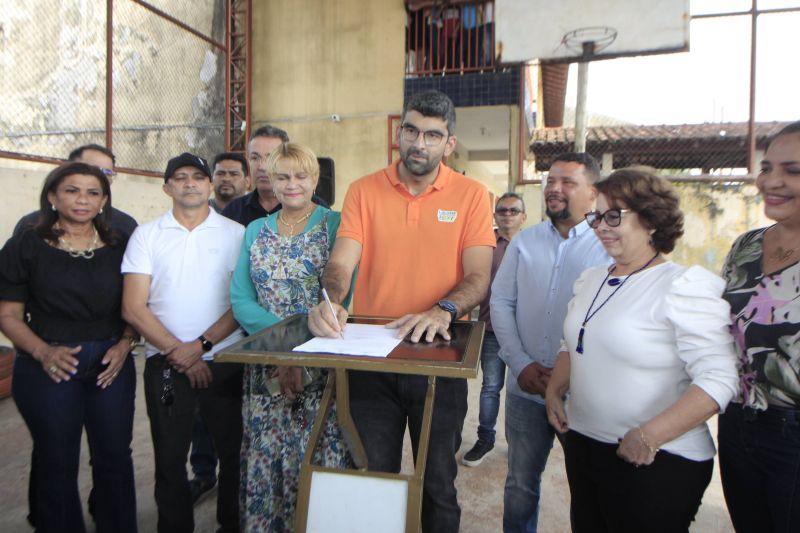 Assinatura de Ordem de Serviço para Reforma da EMEF Nova Tauari no Icuí Guajará