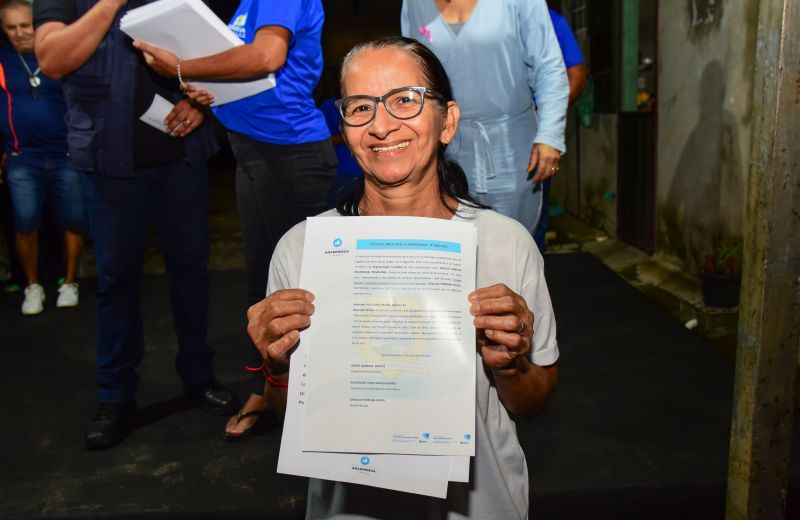 Entrega de 74 Títulos de Propriedade de Terra da Área do Loteamento Primavera no bairro do Atalaia