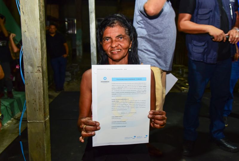 Entrega de 74 Títulos de Propriedade de Terra da Área do Loteamento Primavera no bairro do Atalaia