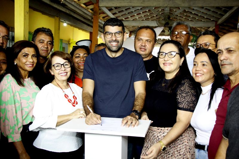 Assinatura da Ordem de Serviço para Reforma da EMEF Herminio Calvinho Filho no Coqueiro