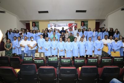Prefeitura empossa médicos e garante cobertura de 100% das ESFs