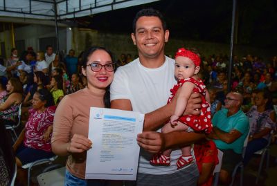 Moradores do Icuí recebem títulos de propriedade