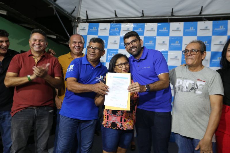 Entrega títulos de propriedade na comunidade Machado de Assis