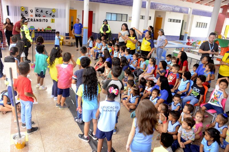 Educação de Trânsito na escola Girassol