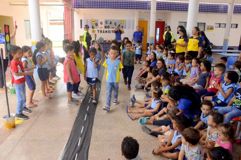 Educação de Trânsito na escola Girassol