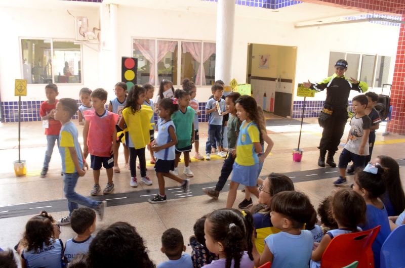 Educação de Trânsito na escola Girassol